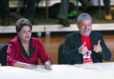  Brazilian President Dilma Rousseff (L) and former Brazilian president Luiz Inacio Lula da Silva